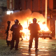 Немири у Даблину након напада код школе – запаљен аутобус, сукоб демонстраната са полицијом
