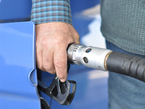 Nove cene goriva – dizel jeftiniji za dva, benzin za tri dinara