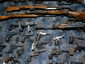 Досад предато више од 33.000 комада оружја, грађани чували и примерке из 19. века