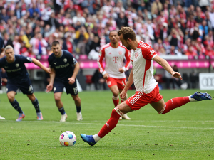 Кејнов први хет-трик за Бајерн, минимална победа Борусије Дортмунд