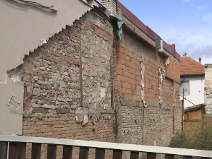 Багером им оштетио кућу, па завршили на суду – како до решења у спору Ђоковића и инвеститора