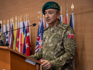 Kо је турски генерал Озкан Улуташ, нови командант Kфора