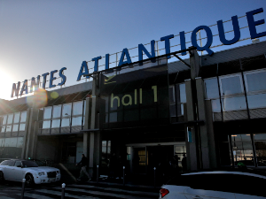 Нове претње бомбама на осам аеродрома у Француској - у току евакуација путника