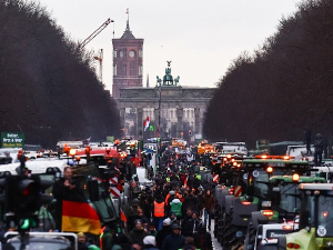 Завршни протест пољопривредника у Берлину – министар извиждан, синдикати најављују нове демонстрације