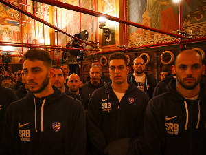 Ватерполисти Србије на Бадње вече у Саборном храму у Загребу