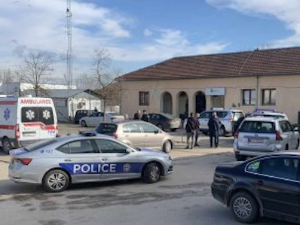 Специјална полиција упала у зграде Привременог органа за Пећ и Исток