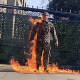 Амерички војник се запалио испред амбасаде Израела у Вашингтону узвикујући "Слобода Палестини", погледао повредама у болници