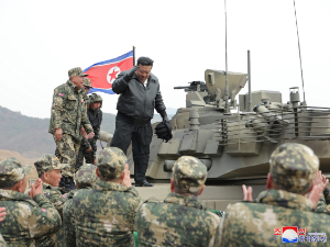 Ким Џонг Ун из тенка предводио нове севернокорејске војне вежбе