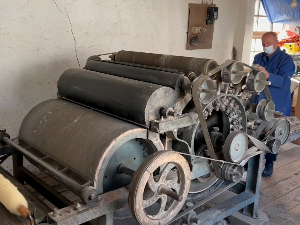Последњи вуновлачари - ваљци на старој машини породице Максимовић не престају да раде скоро читав век
