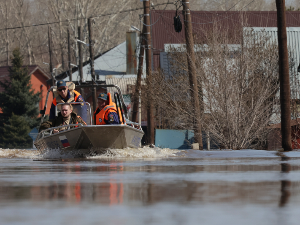 Водостај Урала у Оренбургу премашио 11 метара, готово 100.000 људи евакуисано због поплава у Казахстану