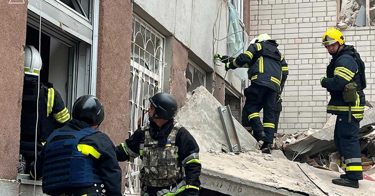 Руски удар на Чернигов, најмање 17 погинулих; Зеленски потврдио, погођен војни аеродром на Криму 