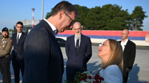 Председник Вучић дочекао Ђорђу Мелони у Београду: Ова посета је порука поверења и заједничке визије Председник Вучић дочекао Ђорђу Мелони у Београду: Ова посета је порука поверења и заједничке визије