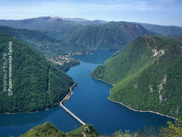 Pivsko-jezero.jpg