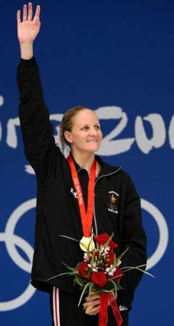 kirsti-koventri-sa-postolja.jpg kirsti-koventri-sa-postolja.jpg