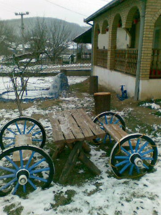 Bastenska-garnitura.jpg