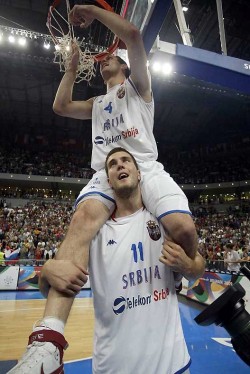 Kosarkasi-zlato-8.jpg Kosarkasi-zlato-8.jpg