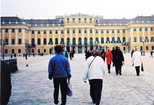 Vienna_Schonbrunn_Palace.jpg Vienna_Schonbrunn_Palace.jpg