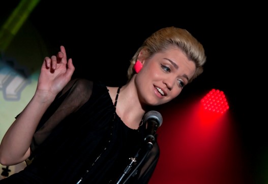 Najava Jelen Top 10 emisije - Nina Radojcic - 3.4..jpg