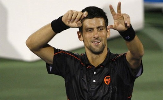 nole-tri-prsta.jpg