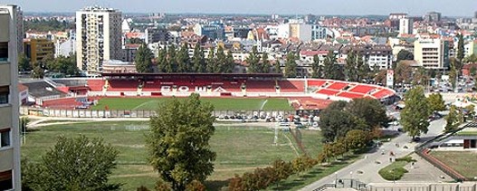 Na stadionu Vojvodine, reflektori su demontirani u maju 2004. godine ...