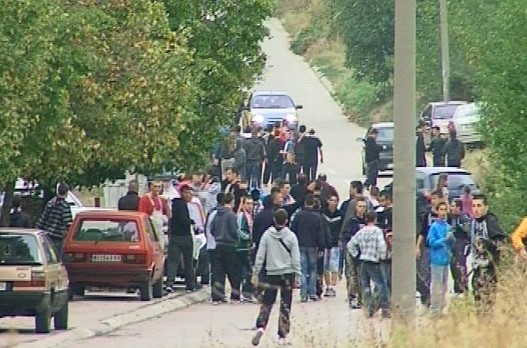 Lokalni mediji javili su da je privedeno 15 navijača Radničkog Lokalni mediji javili su da je privedeno 15 navijača Radničkog