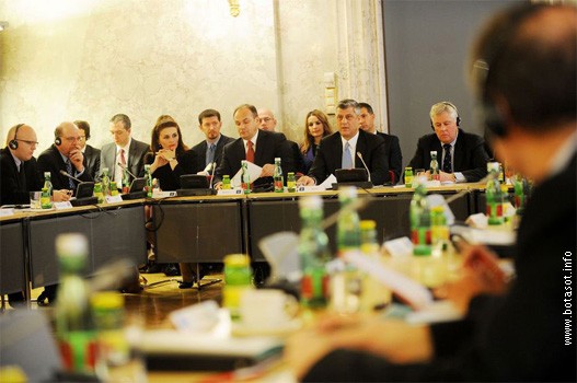 Upravljacka-grupa-za-Kosovo.jpg Upravljacka-grupa-za-Kosovo.jpg