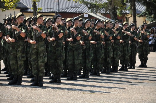 Polaganje zakletve - kadetkinje.jpg Polaganje zakletve - kadetkinje.jpg