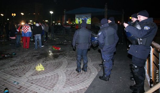 Neredi-u-Vukovaru.jpg Neredi-u-Vukovaru.jpg