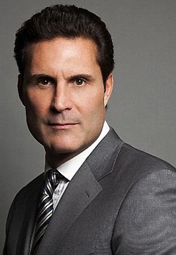 Adam-Hok-v.jpg