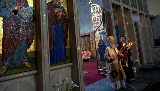 Patrijarh-sluzi-liturgiju.jpg Patrijarh-sluzi-liturgiju.jpg