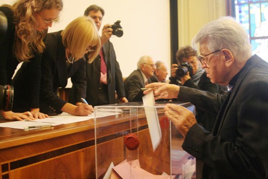 Srpska akademija nauka i umetnosti.jpg Srpska akademija nauka i umetnosti.jpg