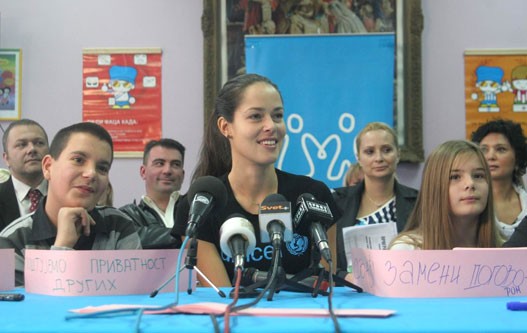 Ana-i-djaci2.jpg Ana-i-djaci2.jpg