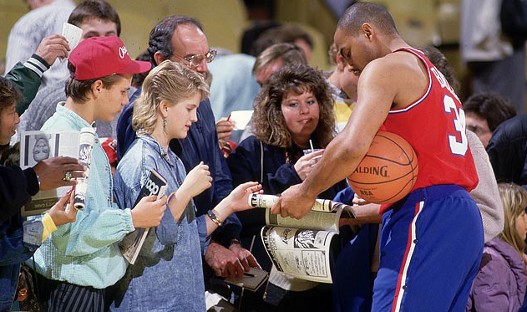 Barkli i navijaci.jpg