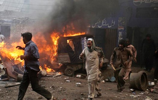 Neredi%20u%20Pakistanu.jpg