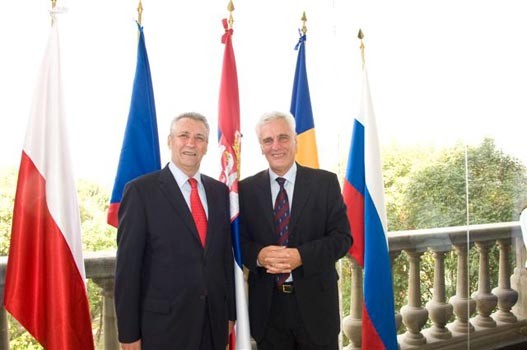 Milenko Panic i donedavni rektor Beogradskog univerziteta Branko Kovacevic u Meksiko Sitiju.jpg