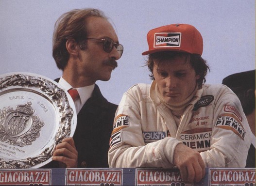 Vilnev-na-podijumu-Imola-1982.jpg