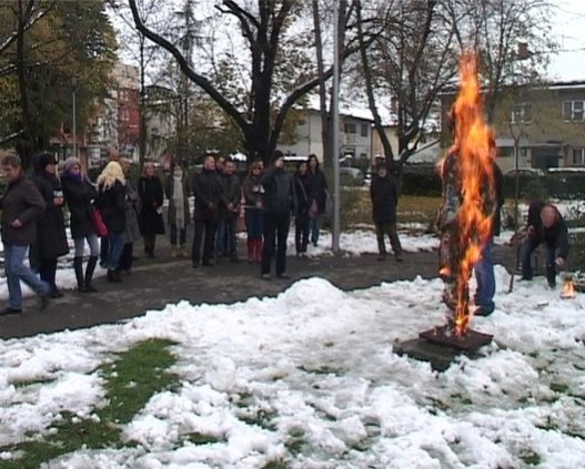 I u Šapcu performans povodom Dana Republike I u Šapcu performans povodom Dana Republike