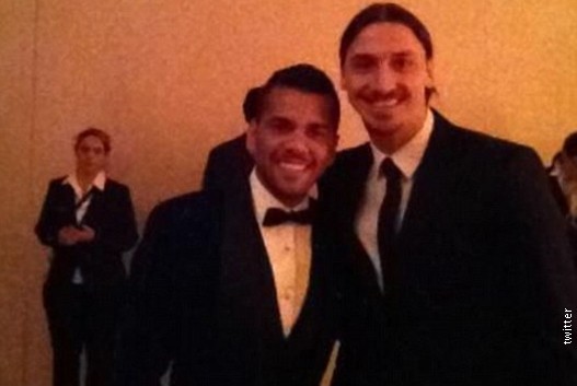 Ibra-Dani-Alves.jpg Ibra-Dani-Alves.jpg