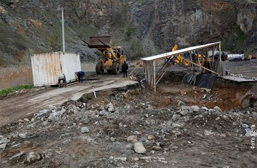 Rasciscavanje-terene-u-Rudn.jpg Rasciscavanje-terene-u-Rudn.jpg