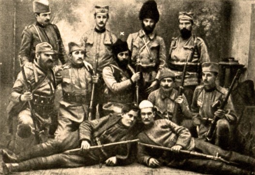 Veliki rat - Vojvoda Tankosic sa saborcima.jpg