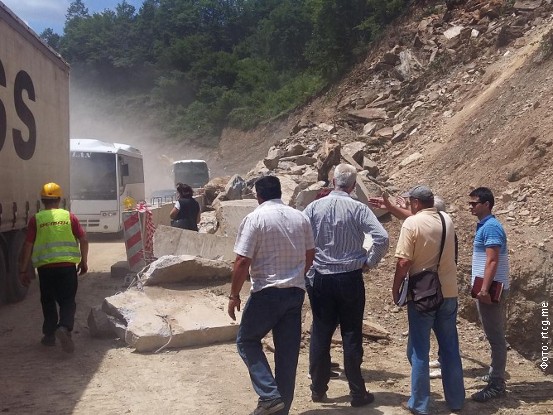 Odronilo se 15.000 kubika  