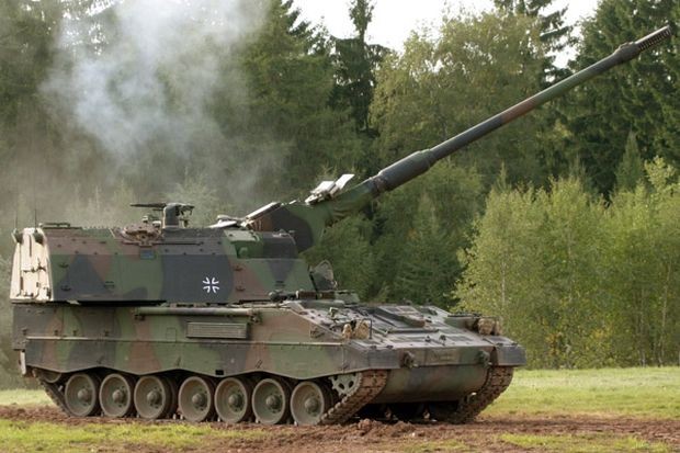 Haubica%20PZH%202000.jpg