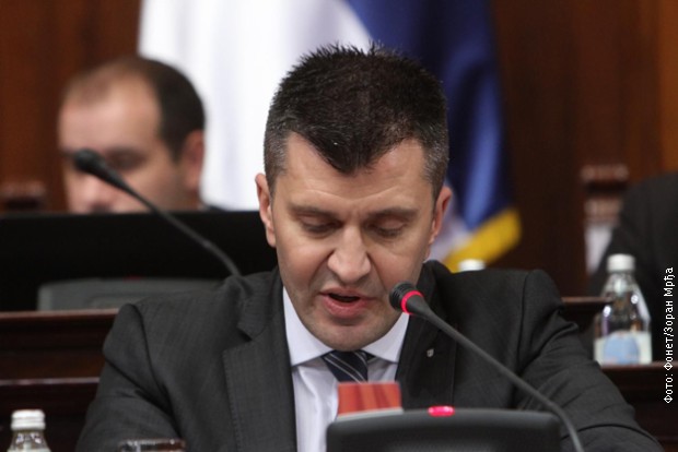 Зоран Ђорђевић образлаже законска решења у Скупштини Србије Зоран Ђорђевић образлаже законска решења у Скупштини Србије