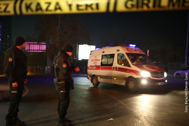 Policija na mestu eksplozije Policija na mestu eksplozije