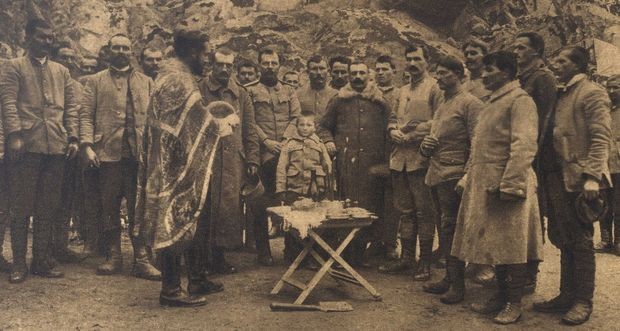 Момчило Гаврић на освећењу крсне славе Свети Никола на Кајмакчалану Момчило Гаврић на освећењу крсне славе Свети Никола на Кајмакчалану