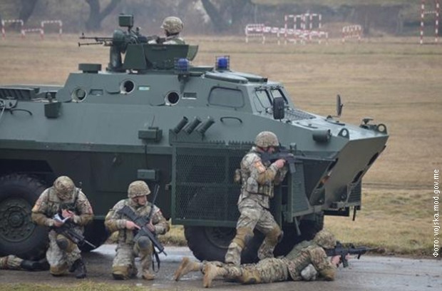 Црногорски војници на вежби Црногорски војници на вежби