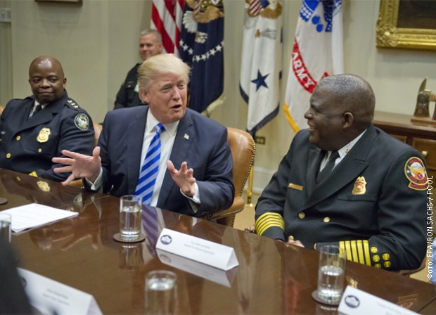 Доналд Трамп (архивска фотографија) Доналд Трамп (архивска фотографија)