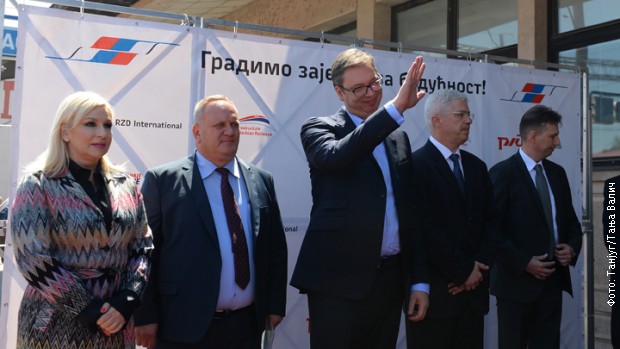 Вучић на свечаности у Лесковцу Вучић на свечаности у Лесковцу