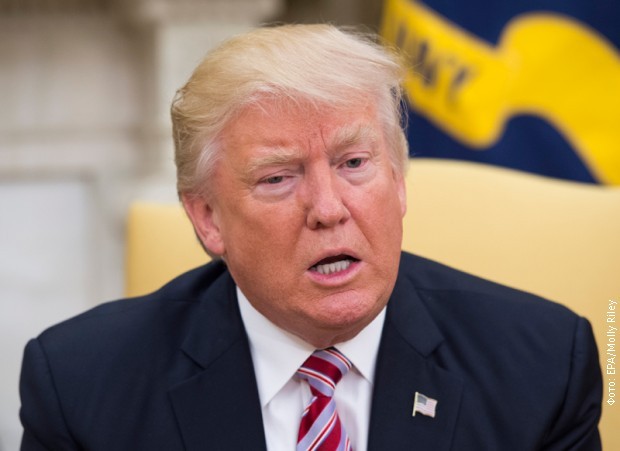 Доналд Трамп (архивска фотографија) Доналд Трамп (архивска фотографија)
