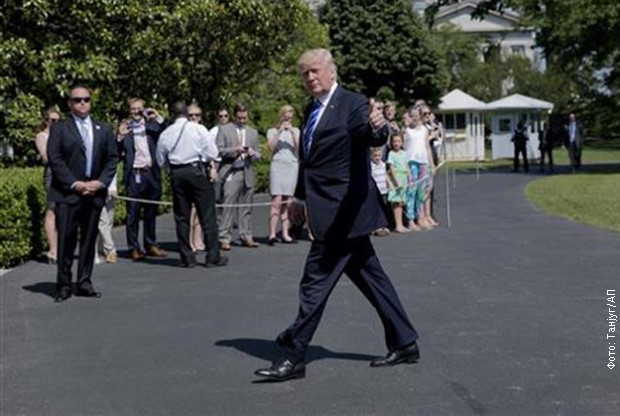 Доналд Трамп (архивска фотографија) Доналд Трамп (архивска фотографија)